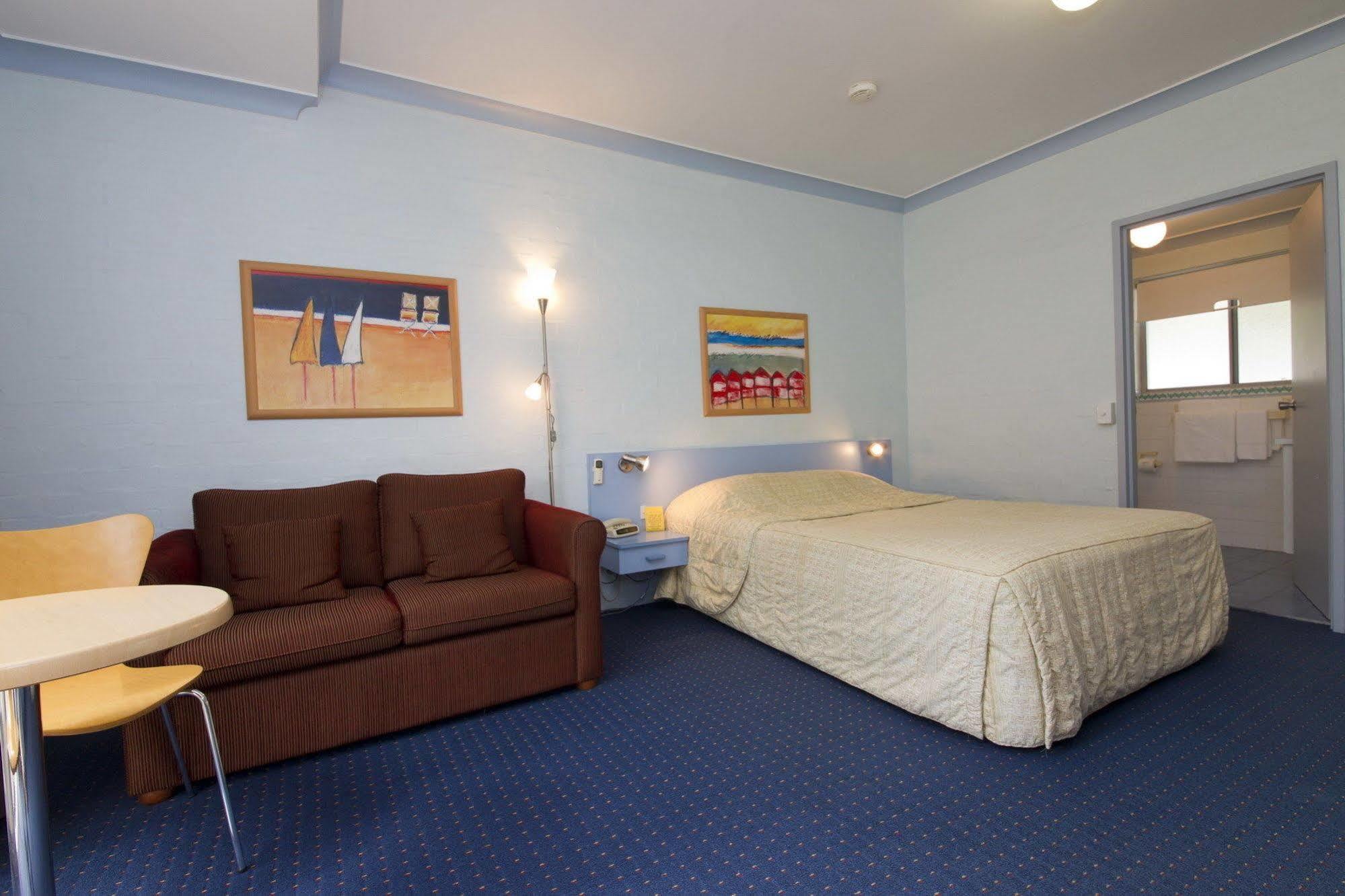 Blueys Motel